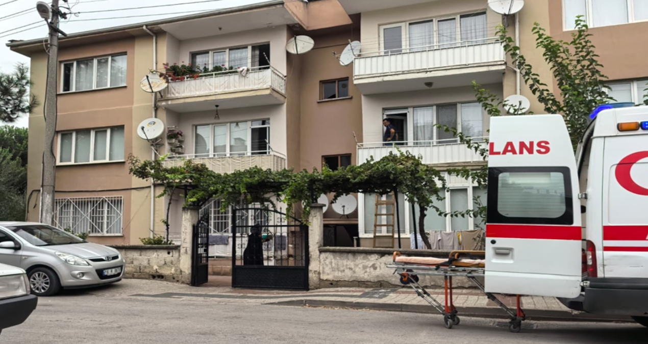 Haber alınamayan komşularını ölü buldular