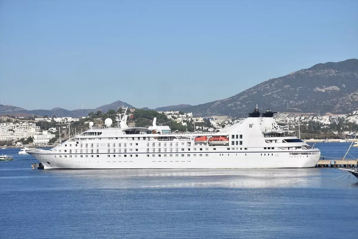 Bodrum’a ‘Star Legend’ Kruvaziyeri ile 277 Turist Geldi