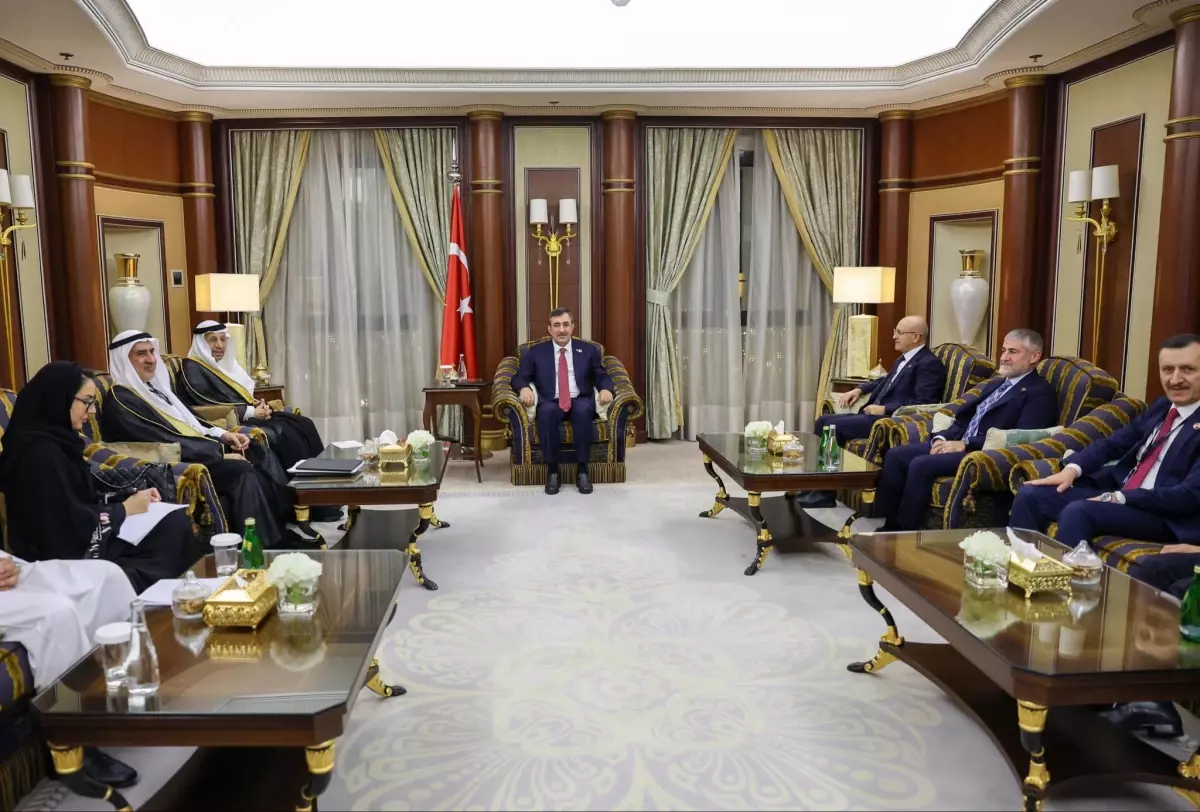 Cevdet Yılmaz, Suudi Arabistan Yatırım Bakanı ile Görüşme Gerçekleştirdi
