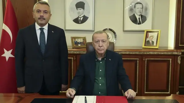 Cumhurbaşkanı Erdoğan Rize Valiliğini ziyaret etti