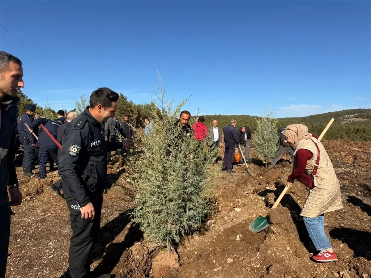 Atkaracalar’da 11 Kasım Milli Ağaçlandırma Günü Etkinliği Düzenlendi