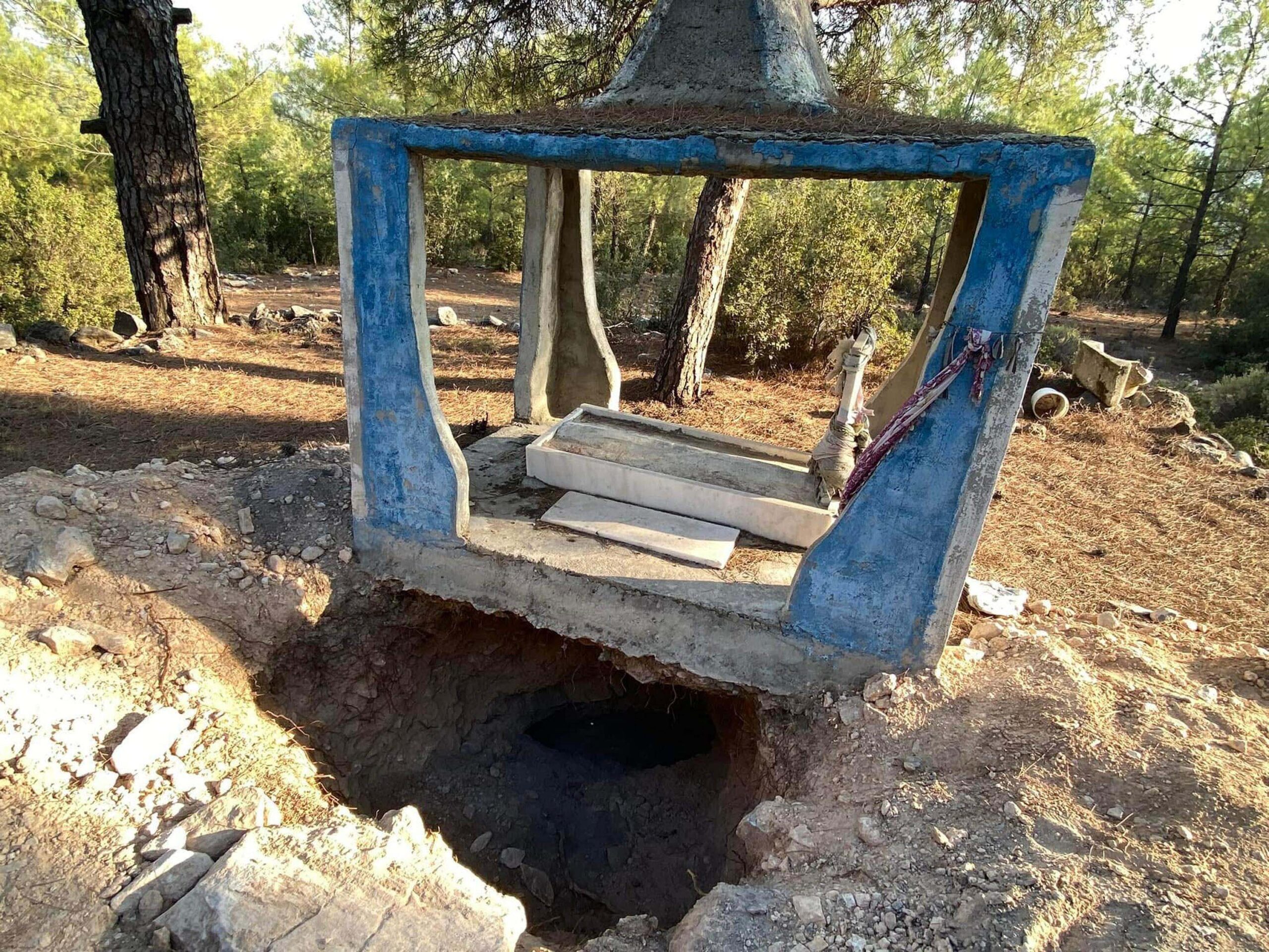 Define avcıları 300 yıllık mezarı talan etti