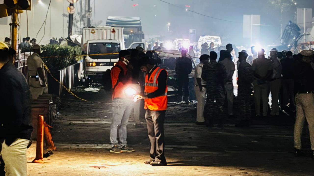 Hindistan’da araçta patlama: 8 ölü