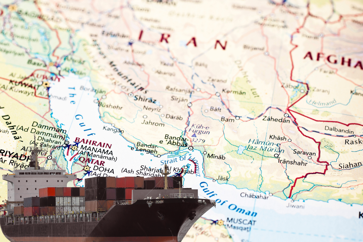 İran Hürmüz Boğazı’nda ticari gemiye el koydu