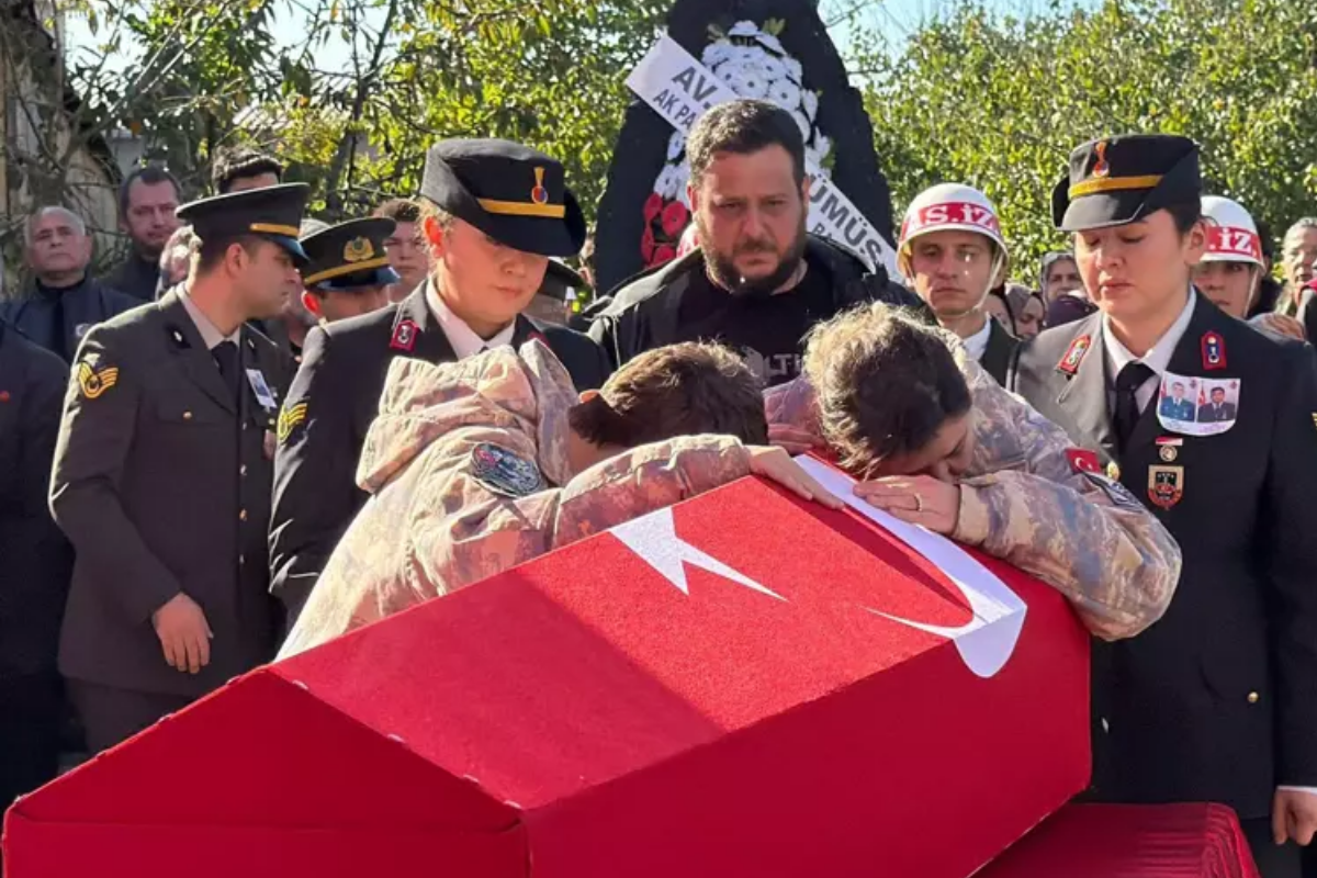 Kargo uçağının düşmesi sonucu şehit olan askerlere son veda