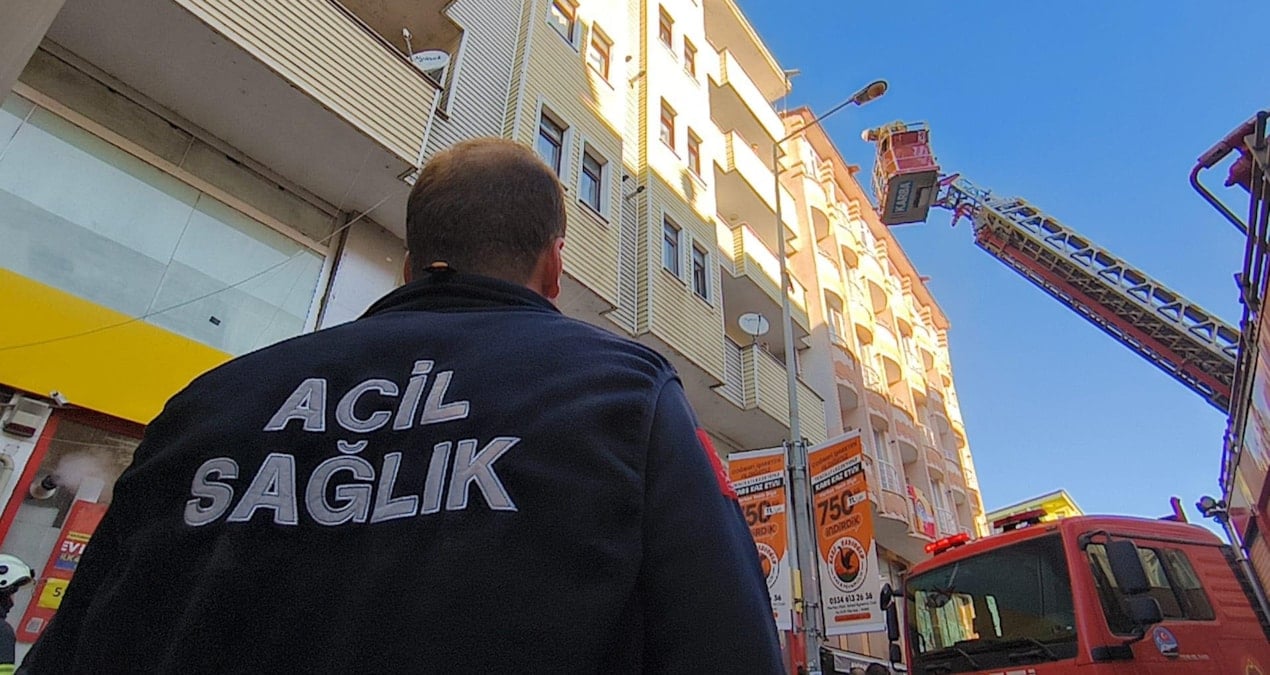 Kars’ta 6 katlı binada yangın