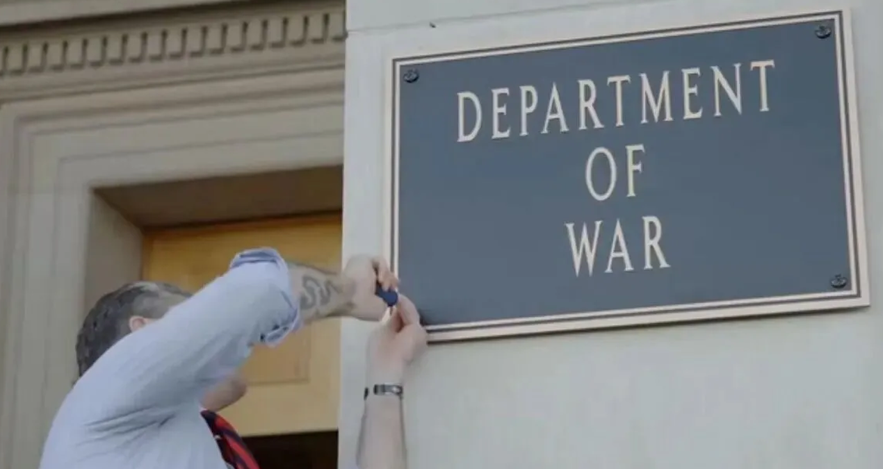 Tabela değişti, vidaları bakan çaktı