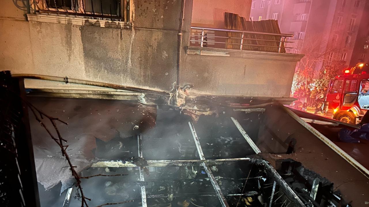 İstanbul’da iş yeri yangını! Patlamalar binayı alev topuna çevirdi