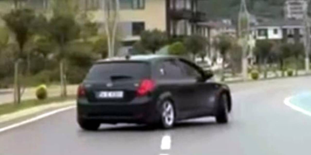 Maganda sürücü hayatının şokunu yaşadı