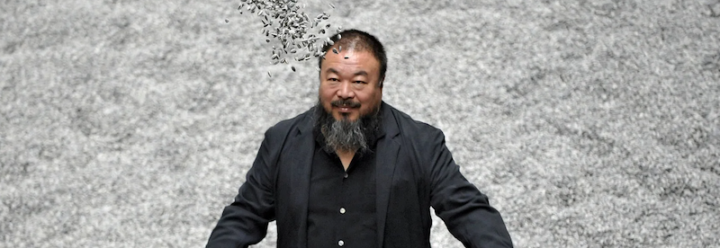 Ai Weiwei’den 30 Tonluk Enstelasyon: “Button Up!”