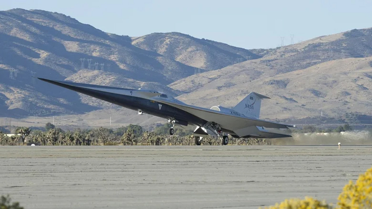 NASA’nın ultra sessiz süpersonik uçağı X-59 ilk kez havalandı