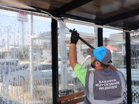 Sakarya buyuksehir 16 ilcede duraklari tek tek temizliyor A2tzIhcw